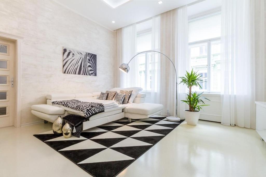 Stylish Apartment 5 Minutes Walk From City Center Prague Ngoại thất bức ảnh