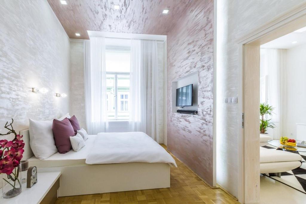 Stylish Apartment 5 Minutes Walk From City Center Prague Ngoại thất bức ảnh