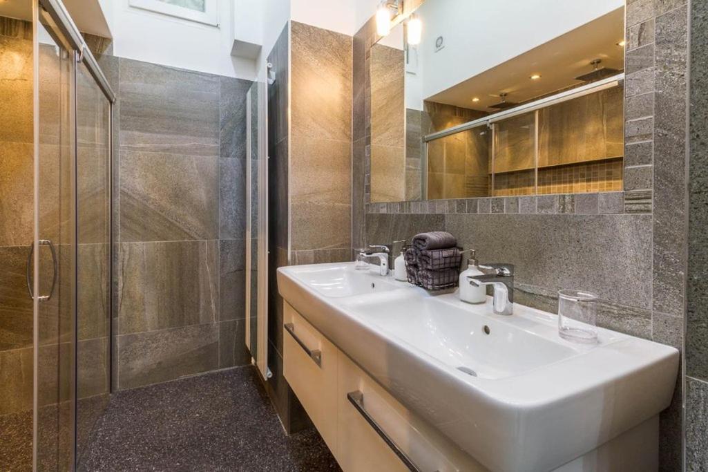 Stylish Apartment 5 Minutes Walk From City Center Prague Ngoại thất bức ảnh